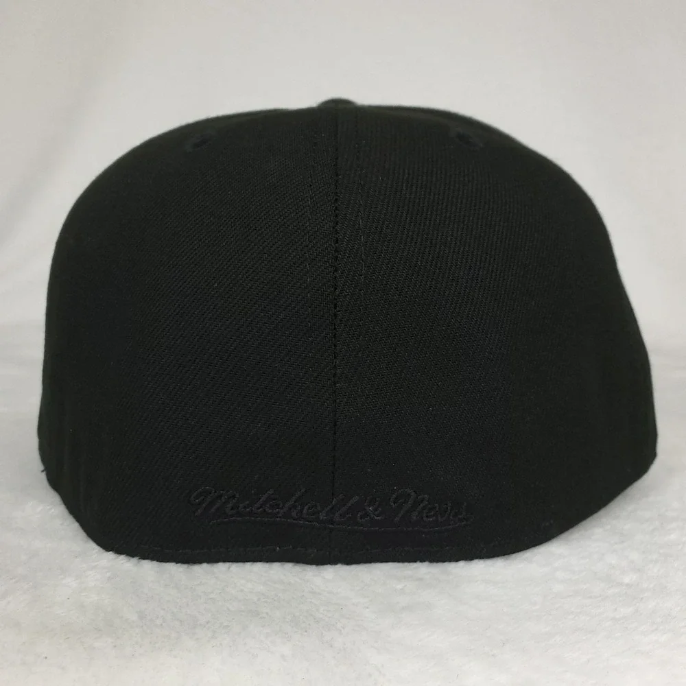 Seattle‎ Pilots Mitchell & Ness MLB Fitted 7 3/8 Flatbill Cap Hat 3D Logo NWT